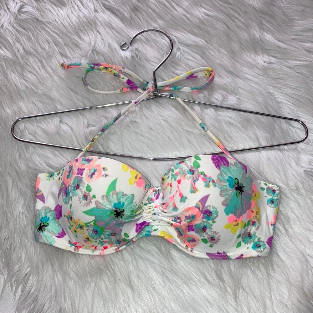 SOLD Victoria’s Secret 32C Floral Bikini Top